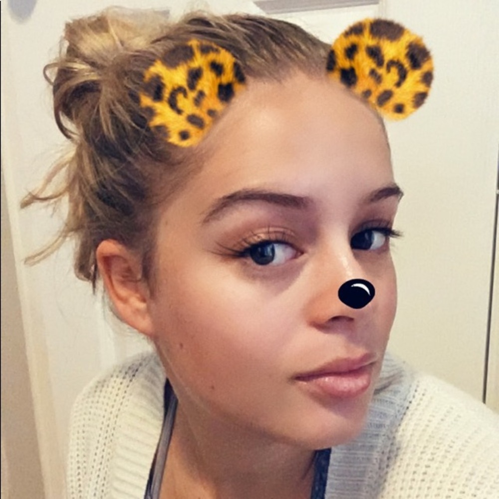 Meet your Posher, Brooke